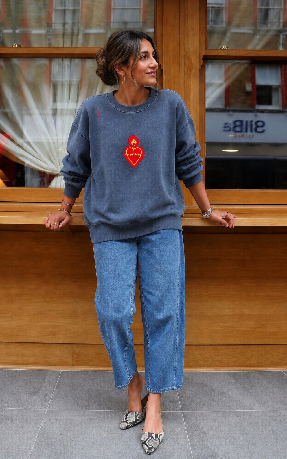 CREWNECK SACRED HEART